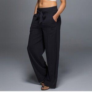 Lululemon Noir Women's Wide Leg Tie Waist Pants, Size 8, Black, Full Length